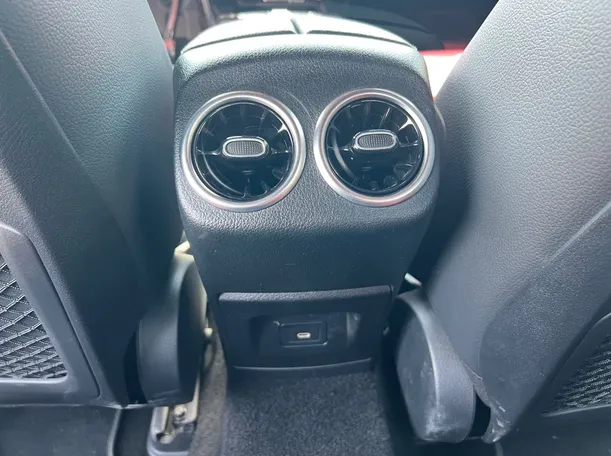 Car image 27