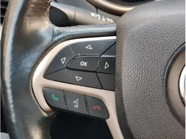 Car image 26