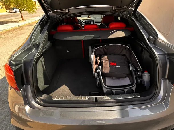 Car image 23