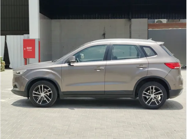 Car image 8