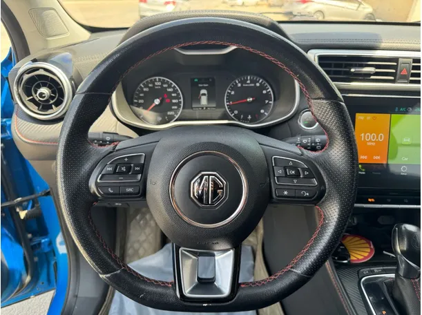 Car image 17