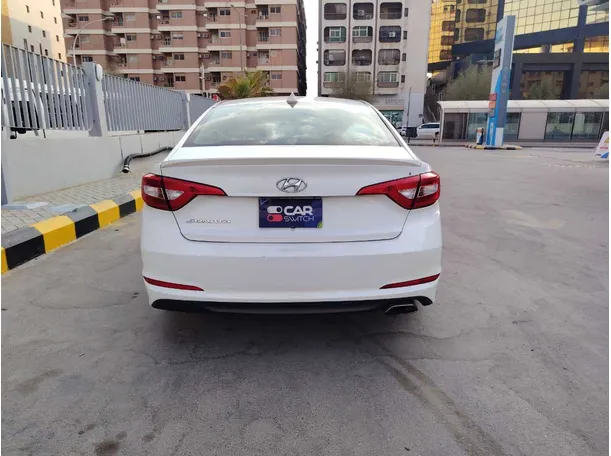 Car image 6