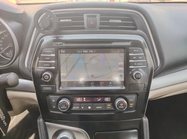 Car image 21