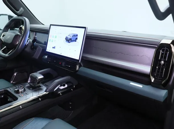 Car image 10