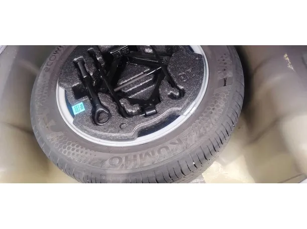 Car image 27