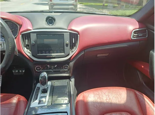 Car image 15