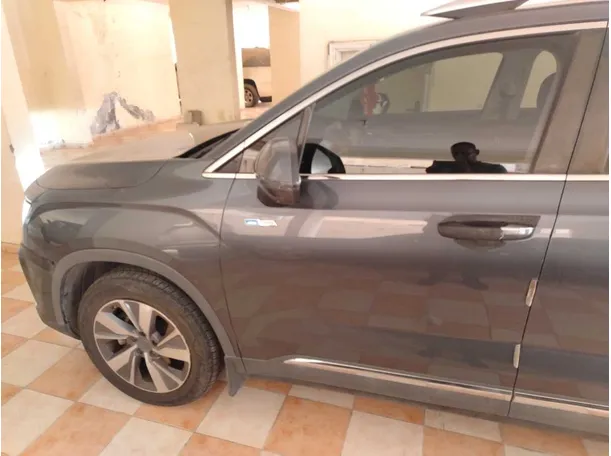 Car image 10