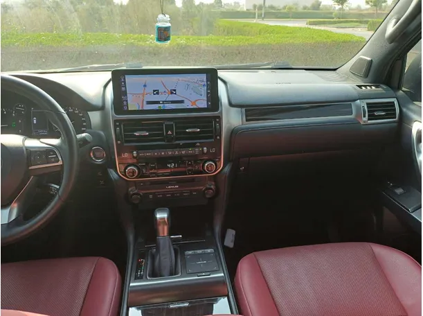 Car image 16