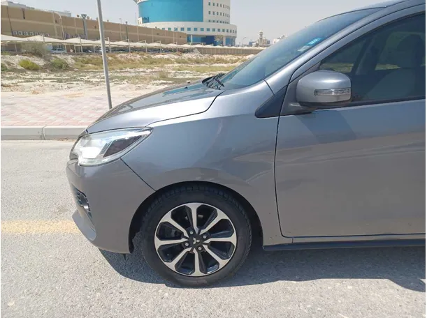 Car image 9