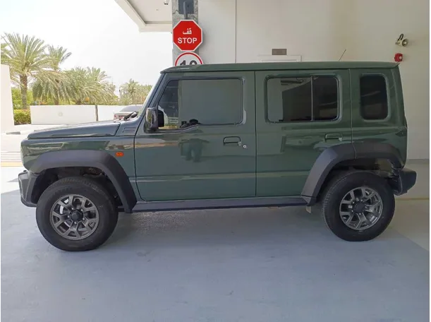 Car image 4