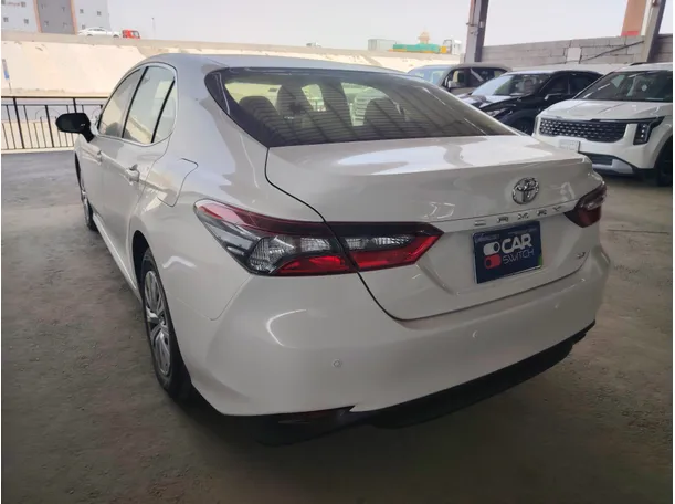 Car image 7
