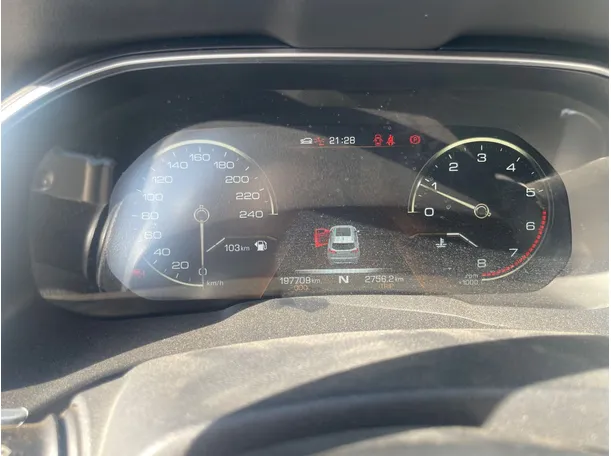 Car image 20
