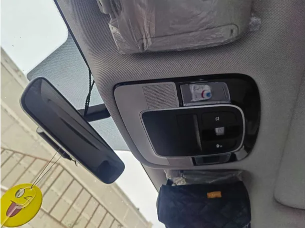Car image 31
