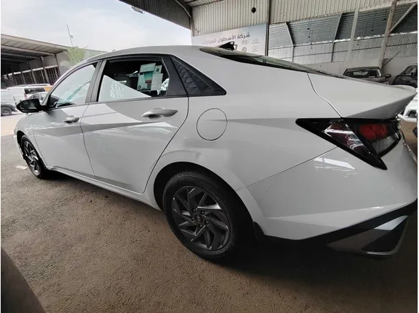 Car image 8