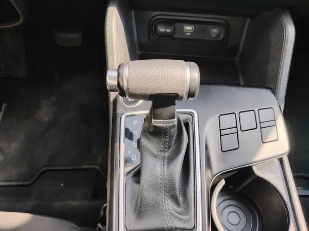 Car image 20