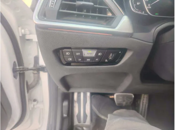 Car image 35