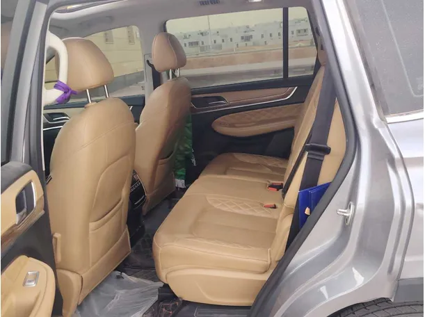 Car image 17