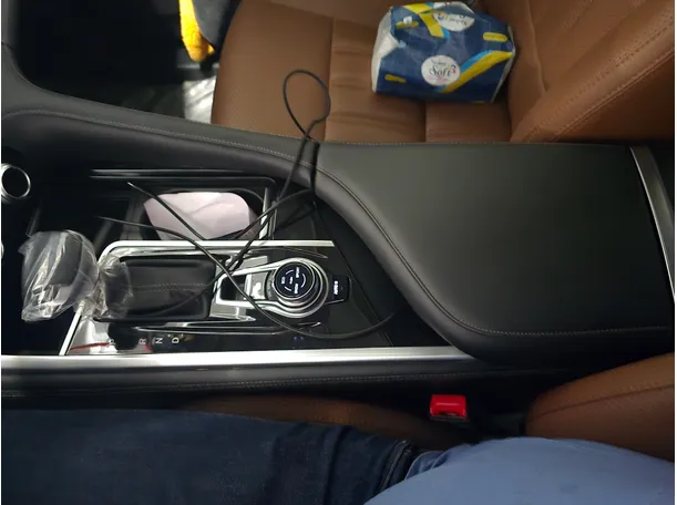 Car image 7