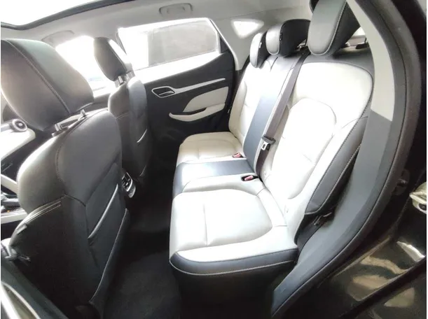 Car image 24