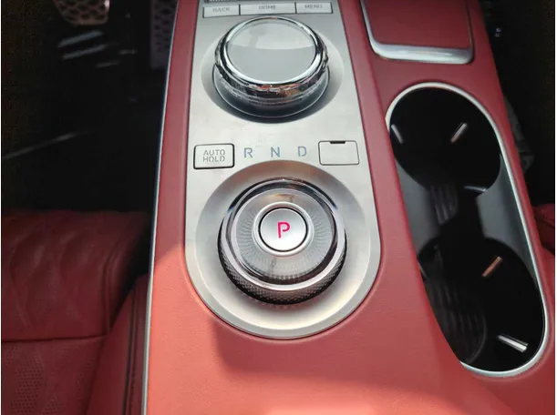 Car image 19