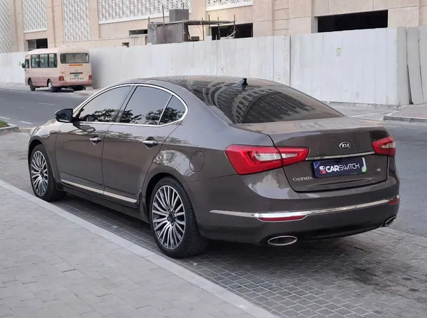 Car image 7