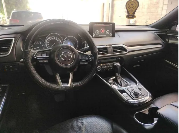 Car image 26