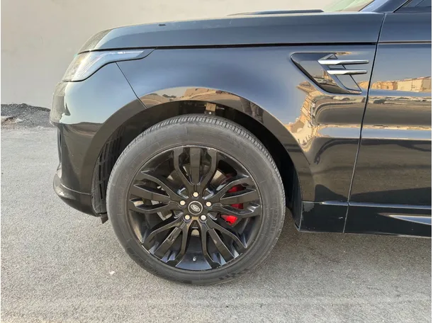 Car image 8