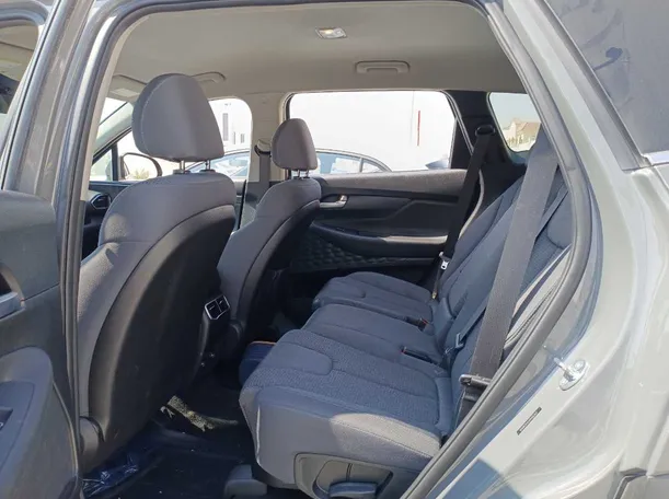 Car image 13
