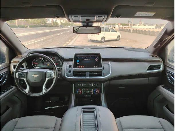 Car image 18