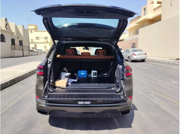 Car image 26