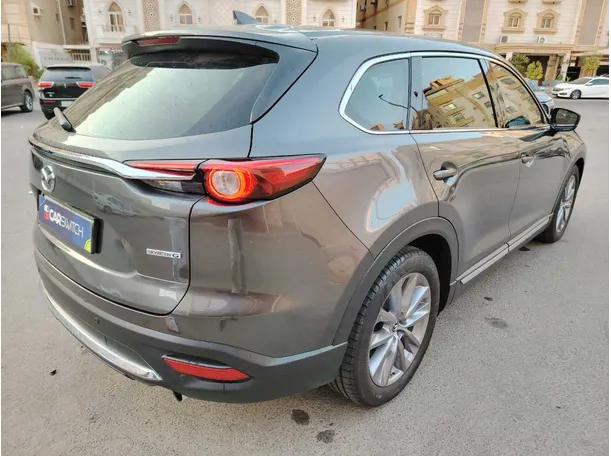 Car image 5