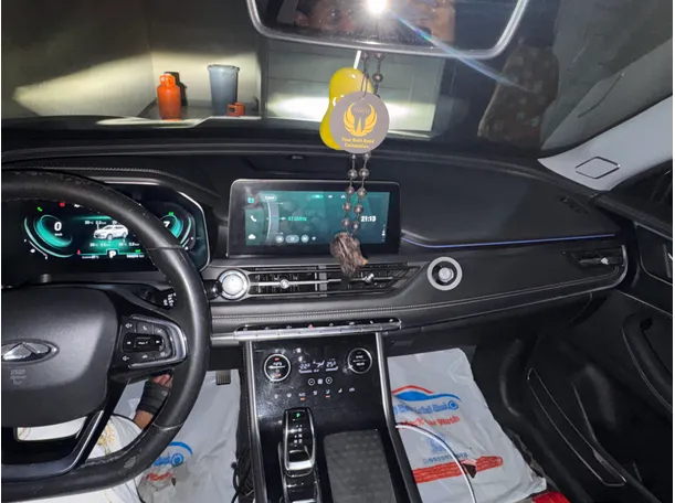 Car image 7