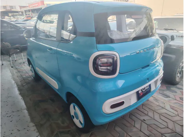 Car image 7