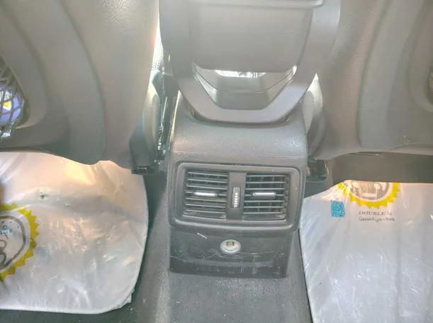 Car image 38