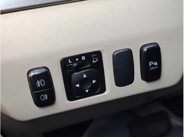 Car image 28