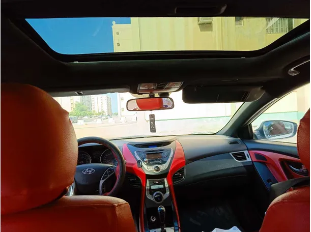 Car image 18
