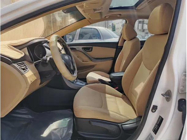 Car image 14