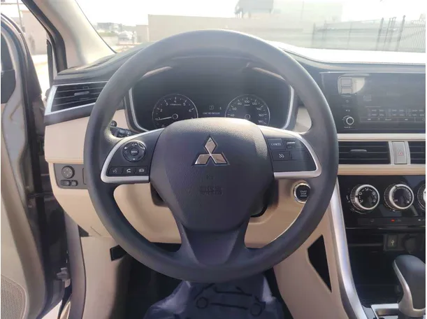 Car image 32