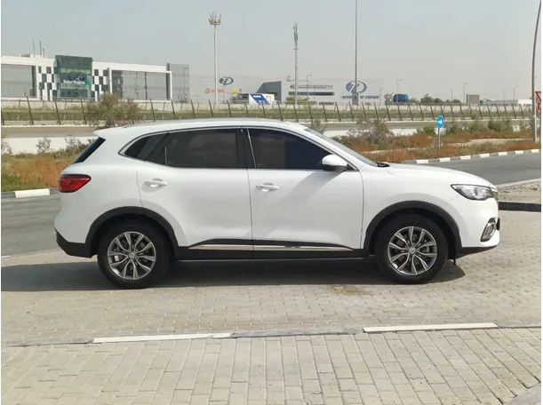 Car image 8