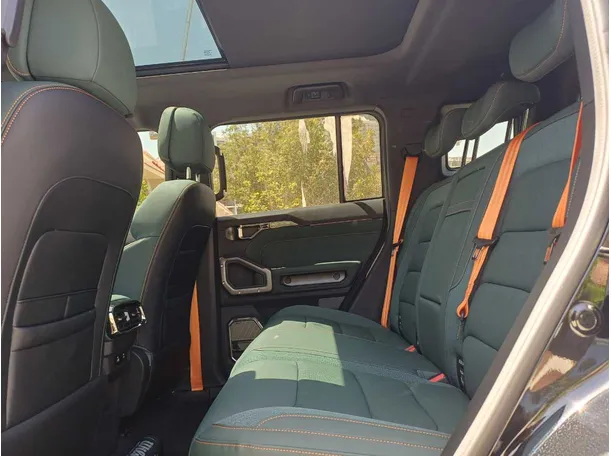 Car image 13