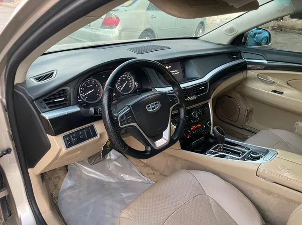 Car image 13