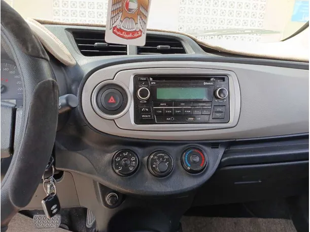 Car image 16