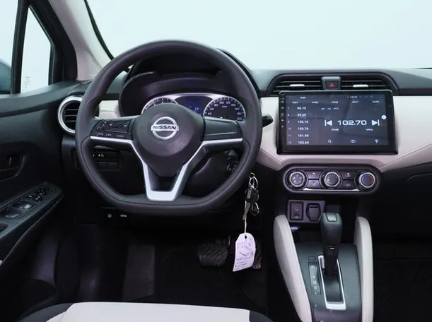 Car image 15