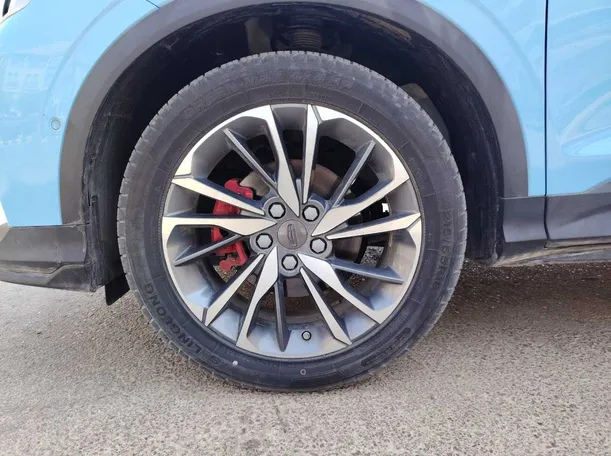 Car image 9