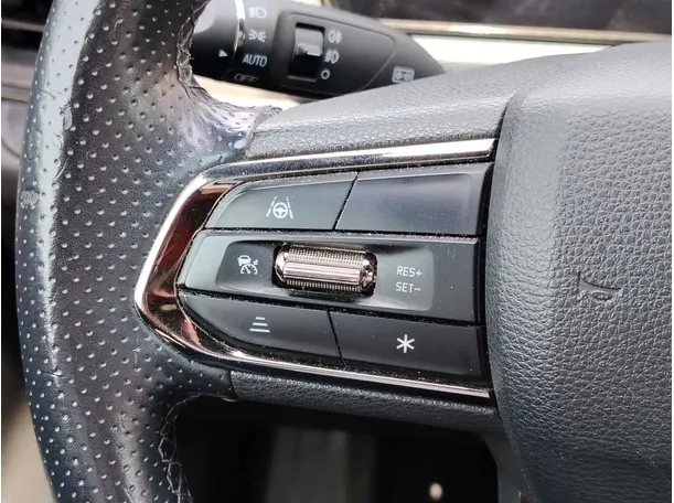 Car image 28