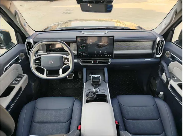 Car image 19