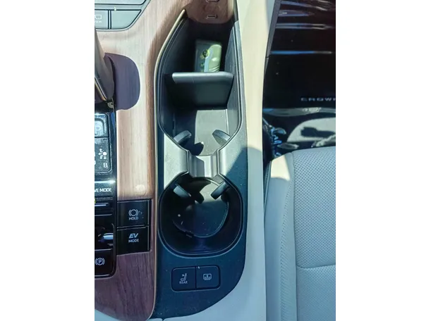 Car image 25
