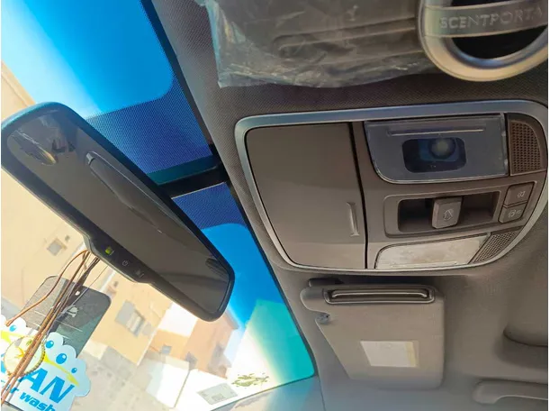 Car image 23