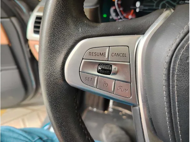 Car image 36