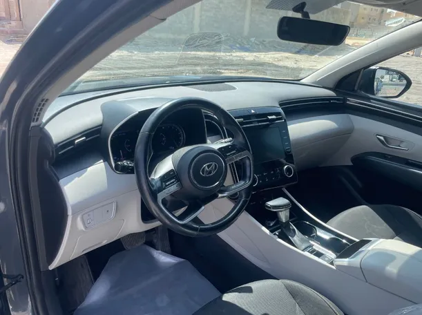 Car image 11